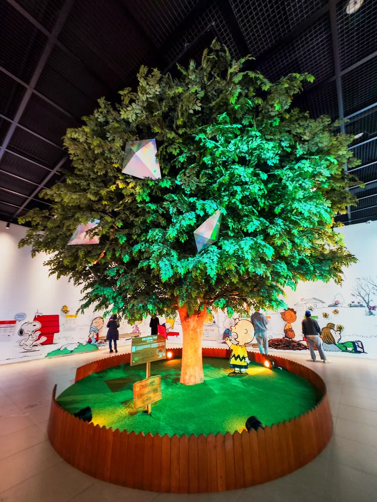 熟悉漫畫劇情的粉絲，一定對這棵「會吃風箏的樹」不陌生。田欣雲攝