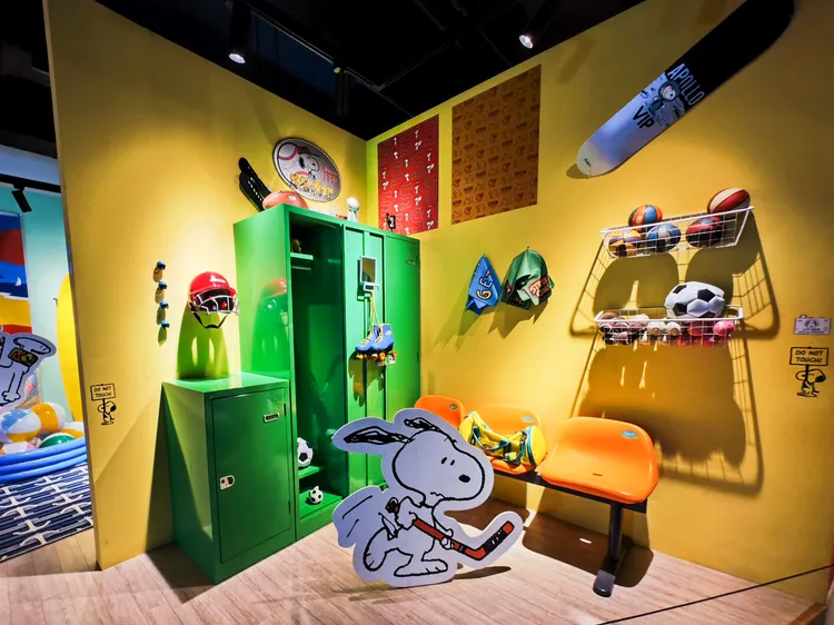 還原漫畫中曲棍球場景。田欣雲攝