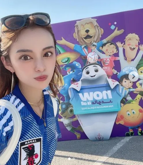 人美真好！　日本「最正球迷」高呼：這張合照是寶物