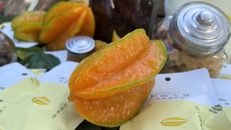 楊桃與蒜頭是雲林縣莿桐鄉兩大農產。魏嘉良攝