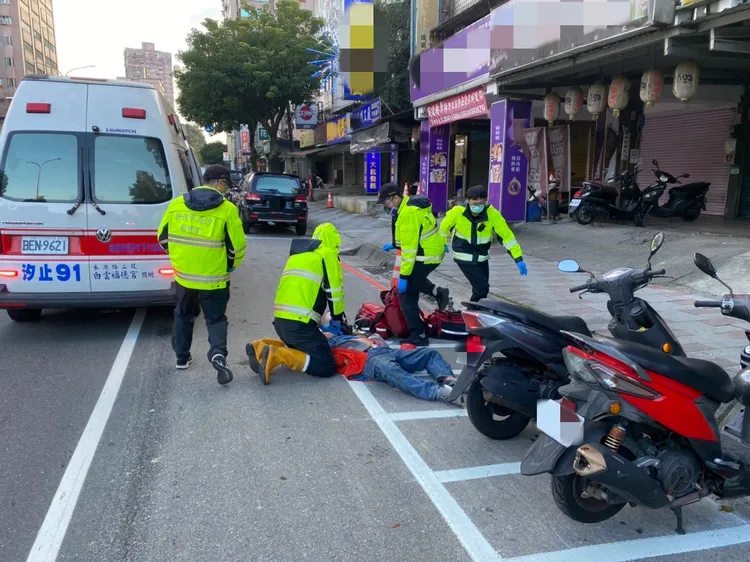 警消到場急救。翻攝畫面