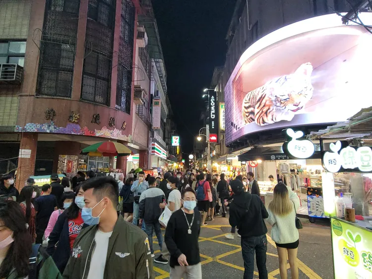 現在的士林夜市不像之前冷清了。翻攝我是北投人