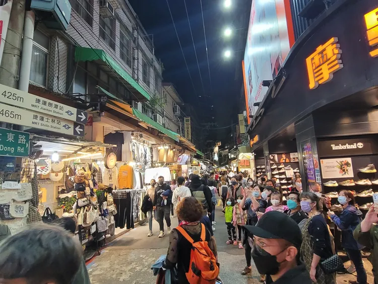 也有網友分享假日去被擠爆的情況。翻攝我是北投人