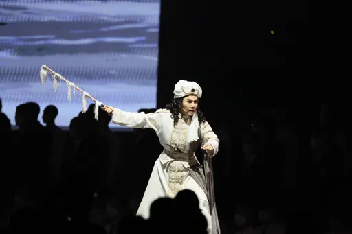 唐美雲變身王子率3500人講經 飛印度4K空拍佛陀足跡