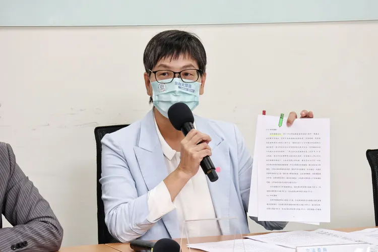 民眾黨前立委蔡壁如在學位被撤銷後，便火速辭職。葉志明攝