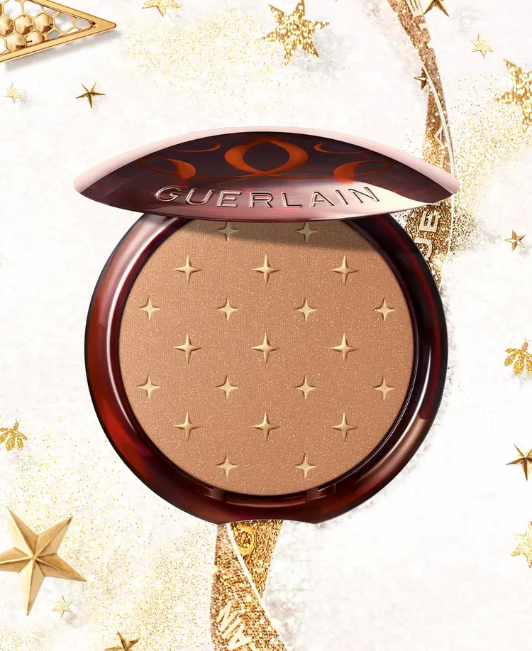 流金星燦限定版提洛可焦糖光影修容盤，2100元。品牌提供