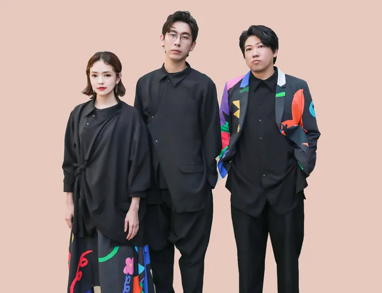 「The Tic Tac」莊雨潔（左）擔任主唱兼鼓手。華視提供