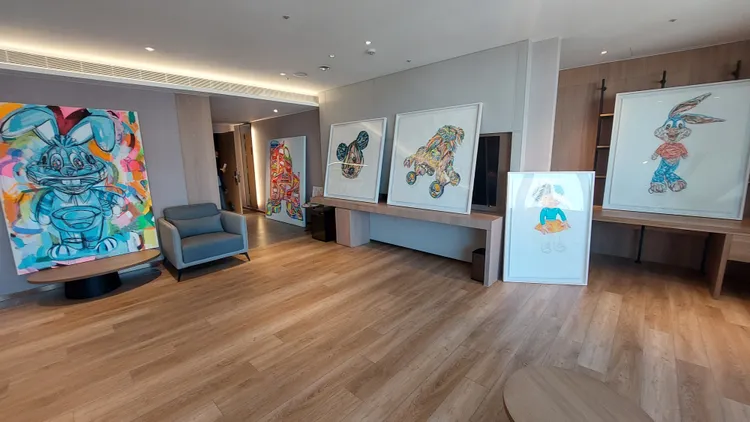 曲家瑞solo展覽帶來充滿童趣與情感的娃娃收藏插畫系列。凃建豐攝