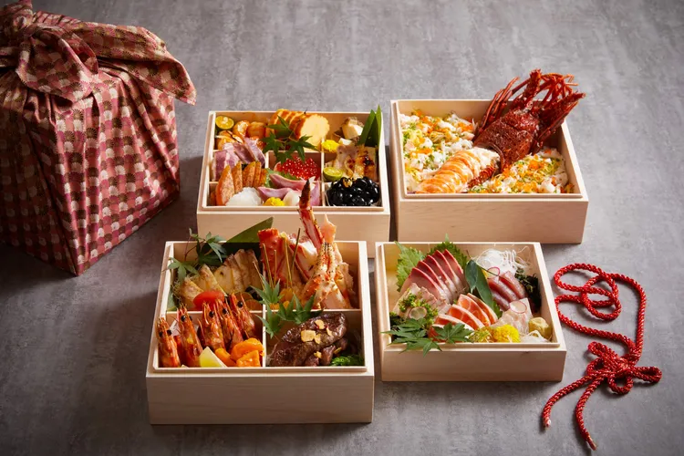 新竹老爺中山日本料理推日式重箱年菜外帶，每套12,800元起，限量20組。業者提供