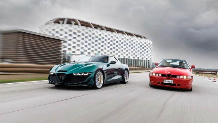 Alfa Romeo Giulia SWB Zagato與SZ（右）合影。原廠提供