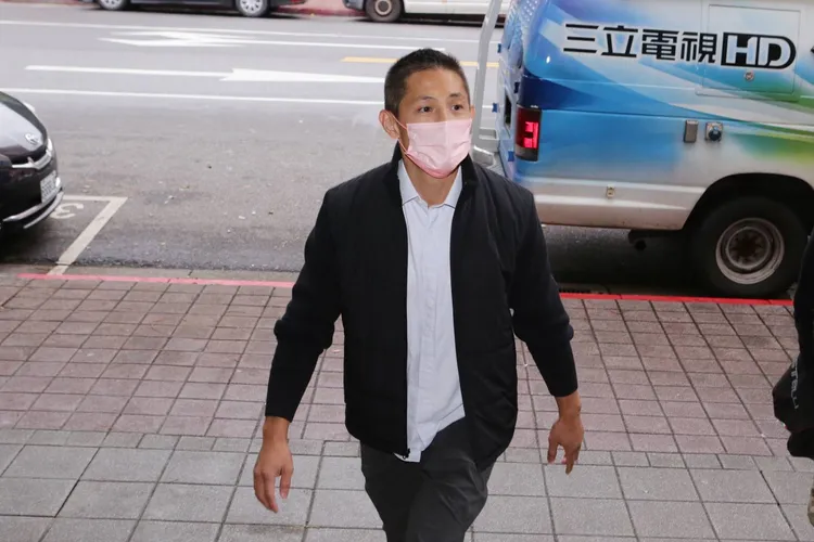 吳怡農11日下午一身輕便的前往台大校友會館進行志工見面會，從沙啞的聲音可以聽出有幾分疲憊。朱世閎攝