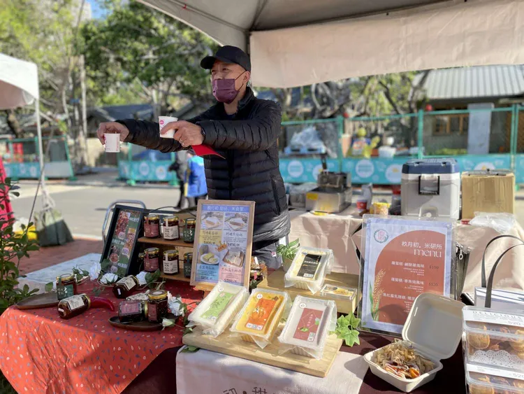 2022眷村文化節，現場有好吃又好玩撥接市集。市府提供