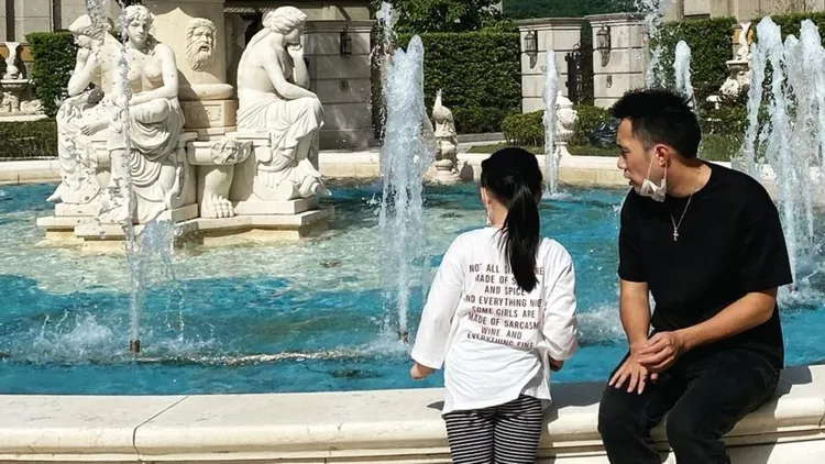 余祥銓在二姐離開後，常常陪著外甥女樂樂互動。引自余祥銓臉書