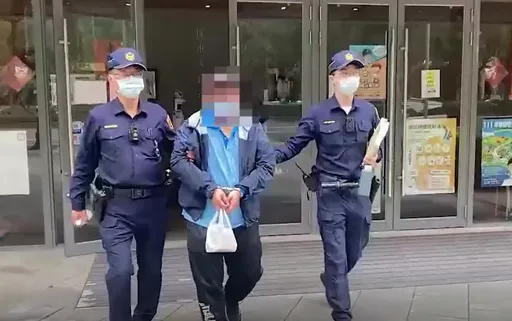 醉漢街頭亂飆罵路人！涉多起竊案還被通緝　警攔查逮捕法辦