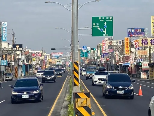 墾丁訂房率「滿房」 車潮人潮回來了!連假最塞水底寮路口調撥車道