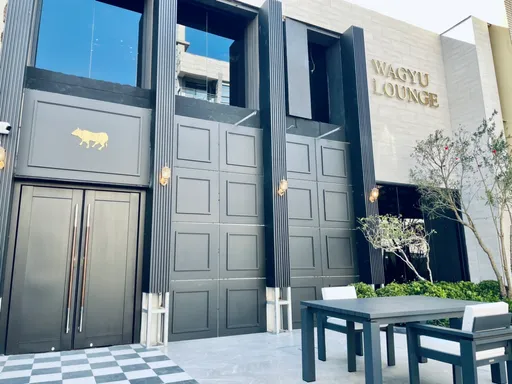 台北輸了!5千萬打造全台最貴樂軒在這 能K歌、打撞球點雙人餐送和牛排