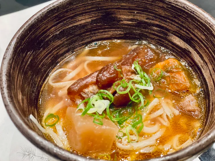 熟客限定牛肉麵。曾仲葳攝