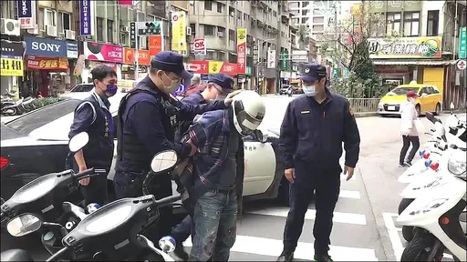 討菸「助排便」遭拒! 逆子狂捅母6刀看她倒地亡:我覺得沒有人愛我