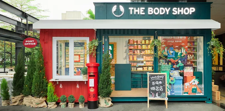 THE BODY SHOP WORKSHOP英倫概念店，即日起至明年1月8日，於新光三越信義新天地A8館南大門登場。品牌提供