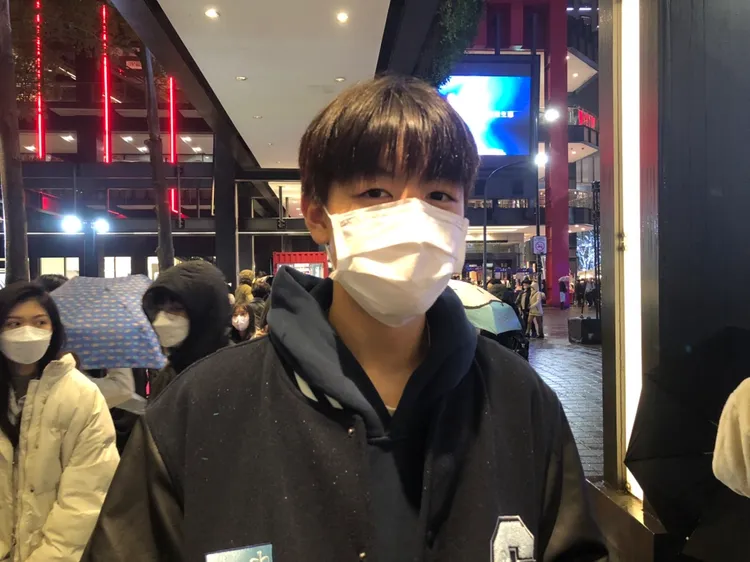 新北高中籃球隊的陳同學希望明年球技更進步。高鈞麟攝