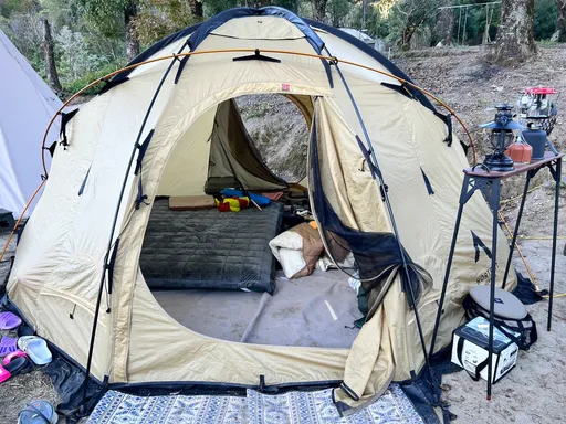 露營區用瓦斯暖爐取暖 帳篷內出事了!1家3口一氧化碳中毒