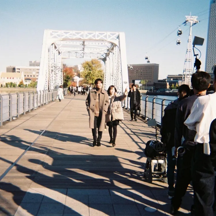 兩人拍約會戲。翻攝hyakumankai_tbs IG