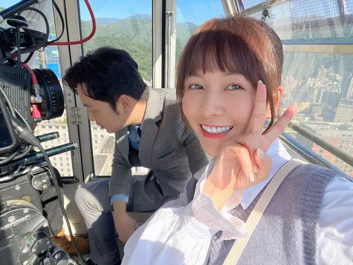  吳東諺厚西裝33℃搭纜車悶到半身麻痺　張書偉懼高症發作全程緊閉眼