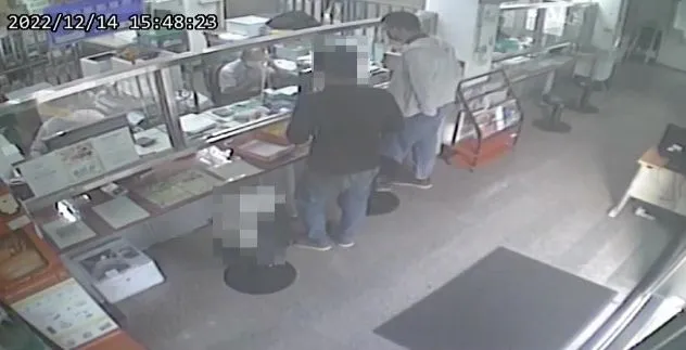 藍姓男子到行政執行署台中分署繳清罰款。台中分署提供