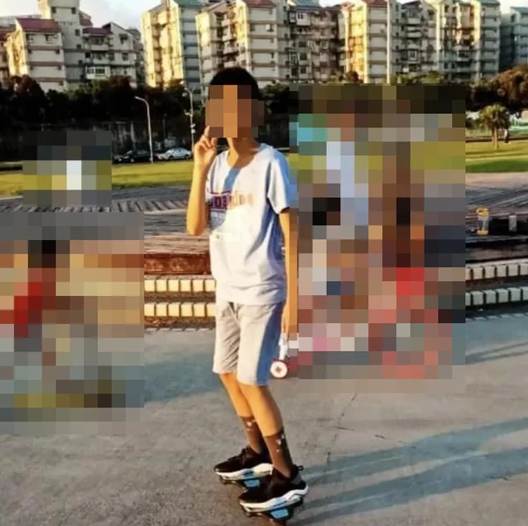 曾姓少年父親貼出兒子的生活照請網友協尋。翻攝自臉書社團愛新莊我是新莊人