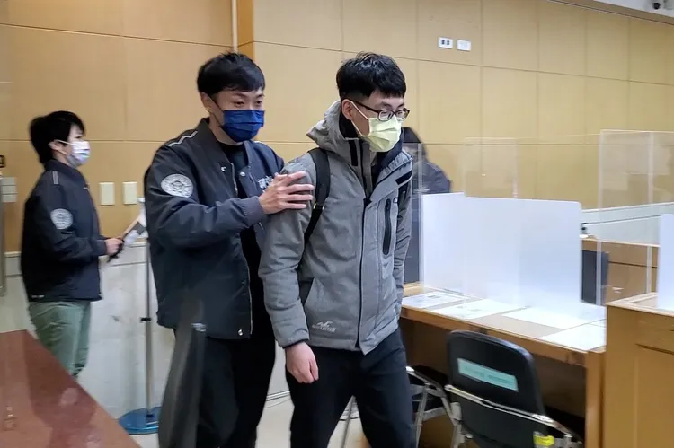 黃偉軒的弟弟黃浩軒移送北檢複訊。呂志明攝