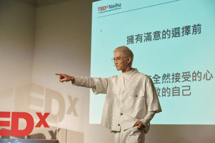 小樂TED分享走過人生低谷心路歷程。TEDxNeiHu提供