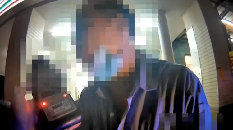 柯男也因酒駕被開罰。讀者提供