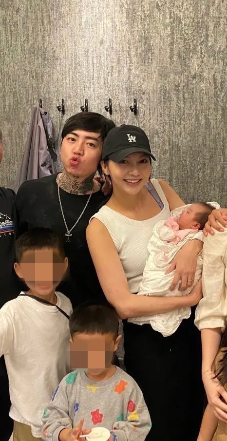 謝和弦一家3口的近照。陳緗妮提供