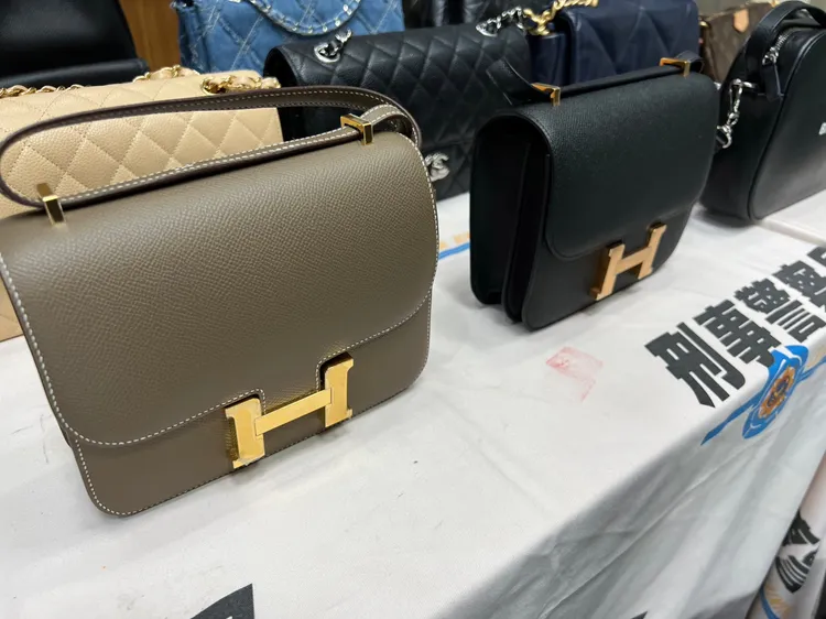 游姓主嫌個人就擁有14個愛馬仕包。王煌忠攝