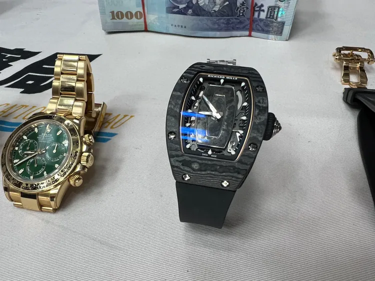 警方在主嫌住處查扣罕見市價750萬元Richard Mille（里查德米爾）手錶。王煌忠攝