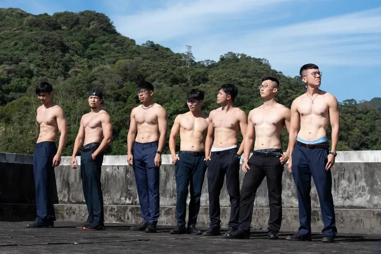 台鐵「猛男月曆」一度爆紅。台鐵提供