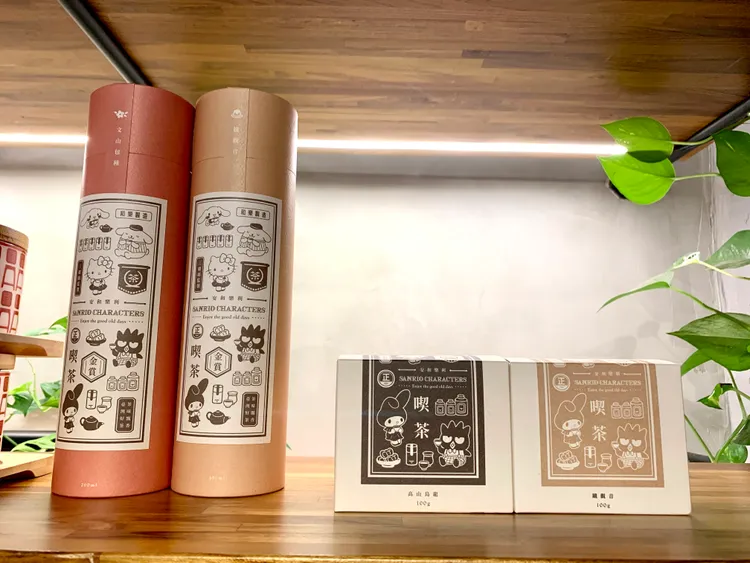 香氛系列包含擴香瓶、蠟燭、香氛片等香氛產品。劉欣欣攝