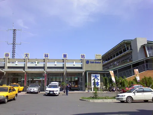 未購票硬闖閘門遭阻　台鐵大林站暴走男拳毆2站務員頭腫脹
