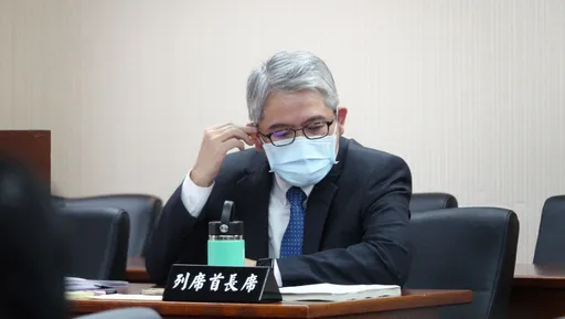 花敬群怒離質詢台惹火立委 王世堅冷笑:在議會早被轟出去