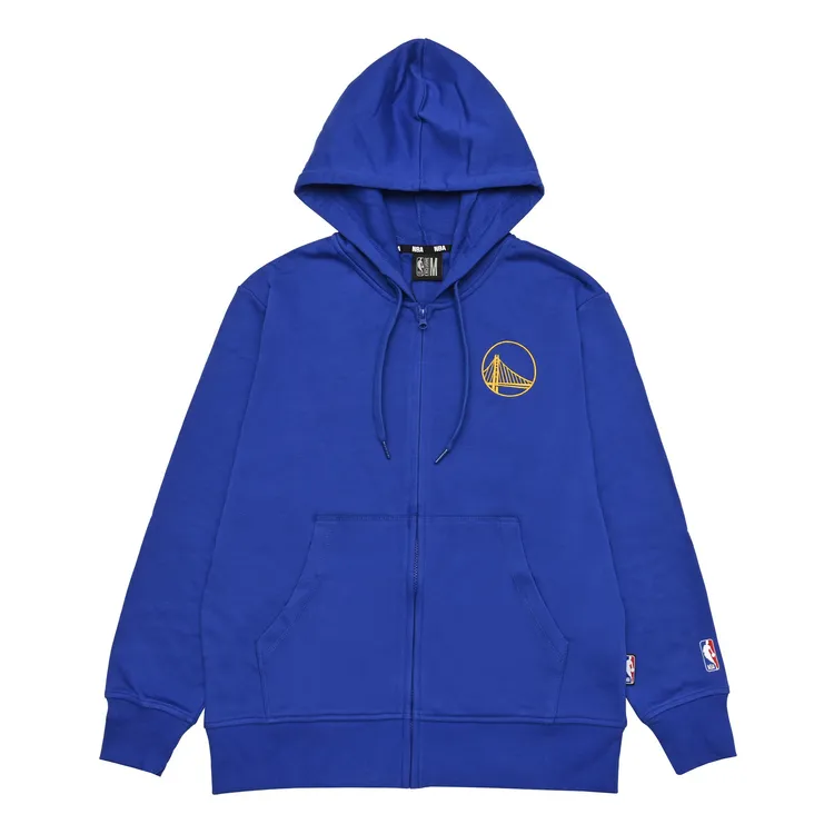 金州勇士隊連帽外套，2580元。品牌提供