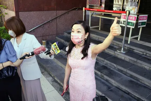 台大碩論抄襲被撤　周玉蔻反稱讚鄭文燦！網酸「是不是在臭誰」