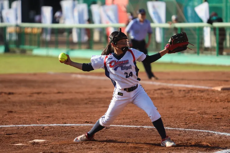 台灣石羿瑩對新加坡先發3局無失分。 中華壘協提供