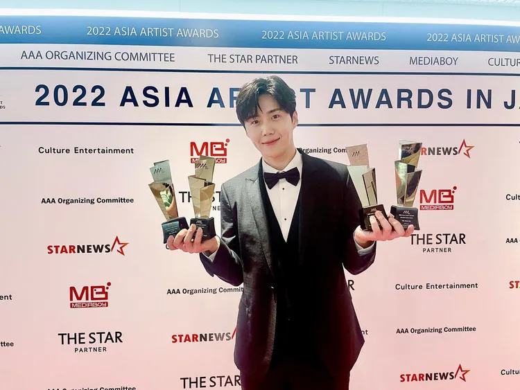 金宣虎今天抱走4獎，剛復出手氣很旺。翻攝金宣虎官方工作人員IG