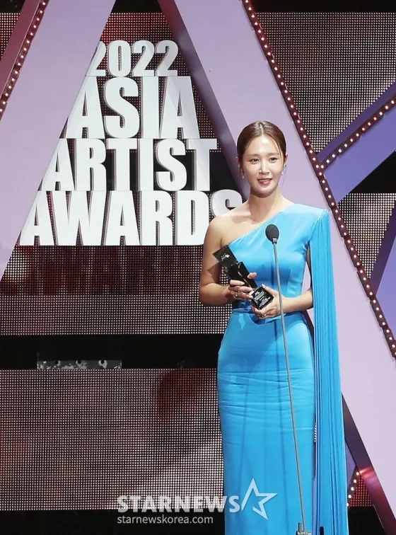 俞利今年拍了戲劇，又以少女時代發片，主持綜藝節目，活動滿檔。翻攝STARNEWS