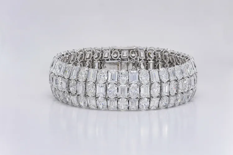 Special Classic18K白金鑽石手鍊，1790萬元。品牌提供