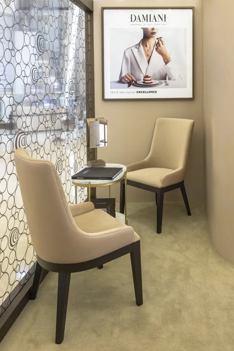 DAMIANI微風廣場時尚概念店內設有隱密鑑賞空間。品牌提供