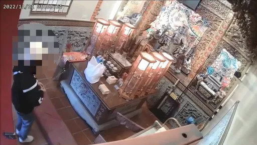 舉頭三尺有神明　行竊前拜拜仍遭逮