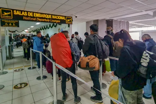 秘魯抗議趨緩 受困海外遊客趕忙搭機離境