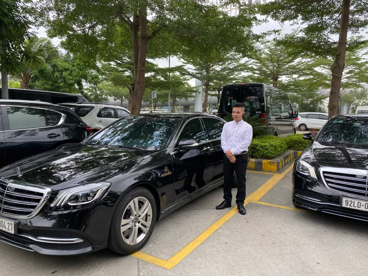 還配備了豪華專車，接送機場的服務。葉盛耀攝