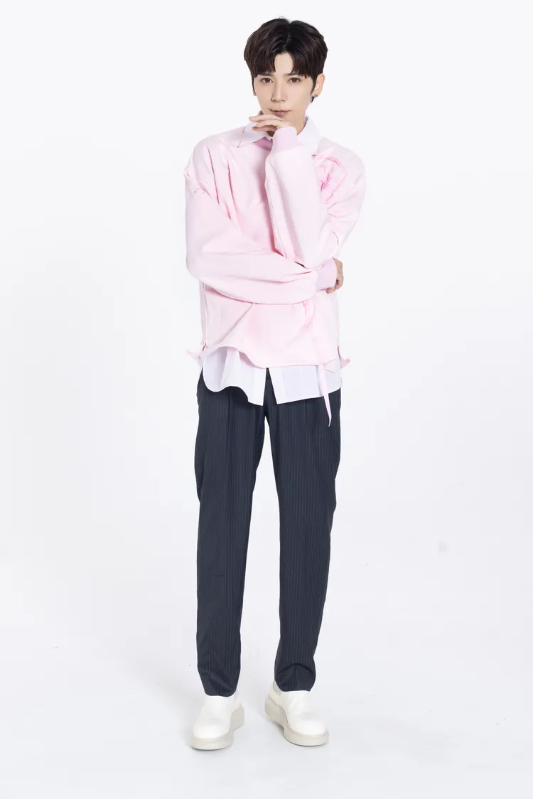 畢書盡備好暖暖包抵抗跨年寒流。三立電視提供